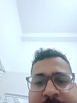 Snapshot of susthovai chatting on 11/25/25, 09:26 susthovai online show from 11/25/25, 09:26