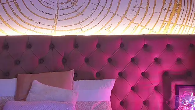 ClassyAllie online show from 02/19/25, 10:09