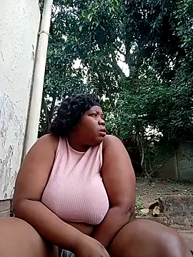 Snapshot of PinkMagic chatting on 09/18/25, 01:35 PinkMagic online show from 09/18/25, 01:35