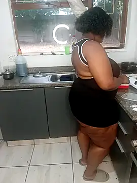 Snapshot of PinkMagic chatting on 09/19/25, 01:45 PinkMagic online show from 09/19/25, 01:45