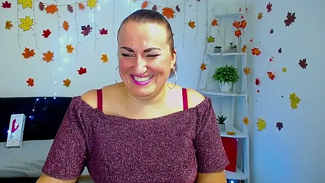 DianaMGG online show from 12/02/25, 06:36