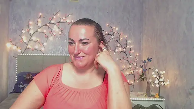 DianaMGG online show from 04/28/26, 05:23