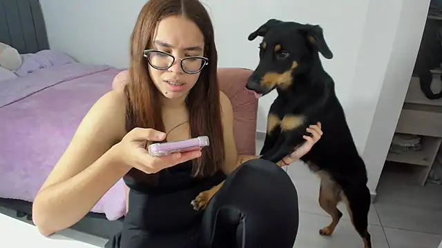 Greciaruiz  online show from 12/23/25, 12:19