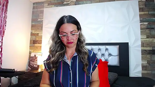 Snapshot of Azaahara_ chatting on 02/24/25, 05:20 Azaahara online show from 02/24/25, 05:20