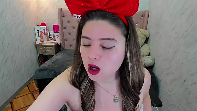 Snapshot of Lianngrace chatting on 12/20/25, 02:24 Lianngrace online show from 12/20/25, 02:24