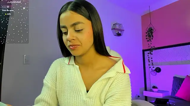 Bella walker  online show from 03/19/26, 08:46