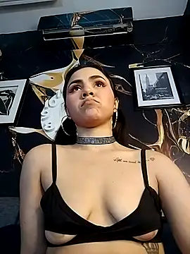 Snapshot of Natty_roberts_ chatting on 02/22/25, 10:20 Natty roberts online show from 02/22/25, 10:20