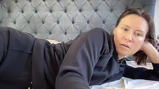 Snapshot of eatmypie69 chatting on 09/22/25, 12:07 eatmypie69 online show from 09/22/25, 12:07