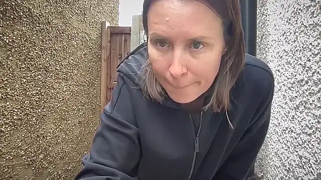 Snapshot of eatmypie69 chatting on 10/08/25, 11:08 eatmypie69 online show from 10/08/25, 11:08