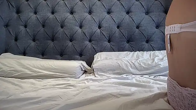 Snapshot of eatmypie69 chatting on 10/31/25, 10:49 eatmypie69 online show from 10/31/25, 10:49