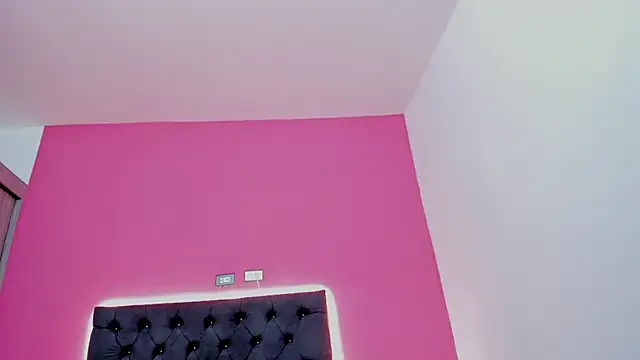 Snapshot of ZahraRose chatting on 11/17/25, 09:31 ZahraRose online show from 11/17/25, 09:31