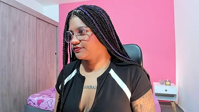 Snapshot of ZahraRose chatting on 11/27/25, 06:32 ZahraRose online show from 11/27/25, 06:32