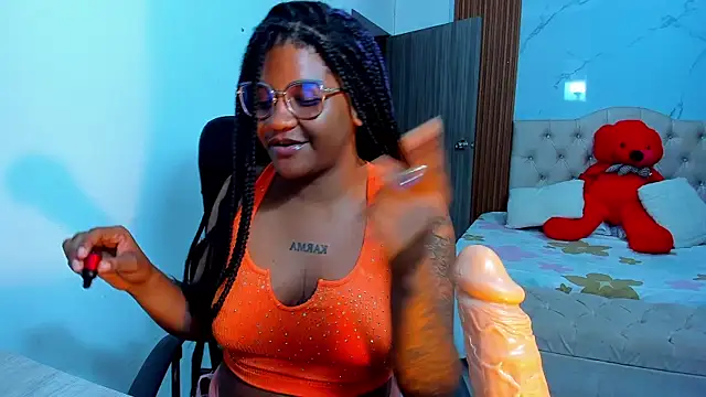 Snapshot of ZahraRose chatting on 01/06/26, 07:50 ZahraRose online show from 01/06/26, 07:50