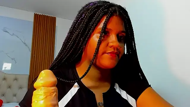 Snapshot of ZahraRose chatting on 01/13/26, 08:03 ZahraRose online show from 01/13/26, 08:03