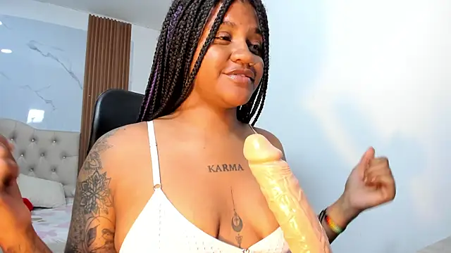 Snapshot of ZahraRose chatting on 01/17/26, 07:50 ZahraRose online show from 01/17/26, 07:50