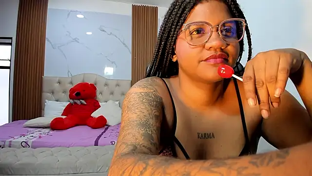 Snapshot of ZahraRose chatting on 02/02/26, 08:40 ZahraRose online show from 02/02/26, 08:40