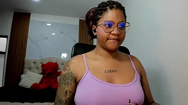 Snapshot of ZahraRose chatting on 02/26/26, 08:19 ZahraRose online show from 02/26/26, 08:19