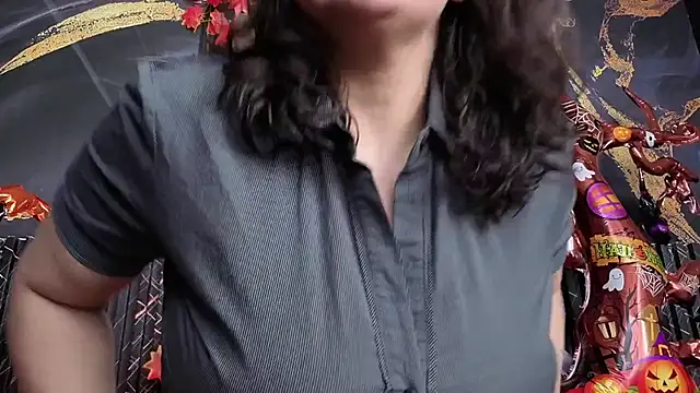 Snapshot of AmandaKovich chatting on 10/28/25, 07:27 AmandaKovich online show from 10/28/25, 07:27