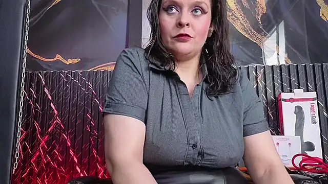 Snapshot of AmandaKovich chatting on 11/18/25, 07:18 AmandaKovich online show from 11/18/25, 07:18