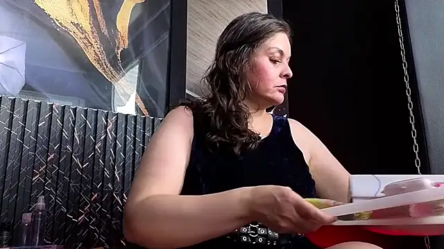 AmandaKovich online show from 04/14/26, 07:31