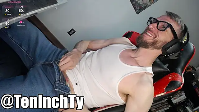 Snapshot of teninchty chatting on 05/12/26, 03:31 teninchty online show from 05/12/26, 03:31