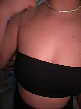 YoungHotMilf97 online show from 03/21/26, 08:23