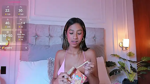 JasmineRoss 1 online show from 12/14/25, 01:16