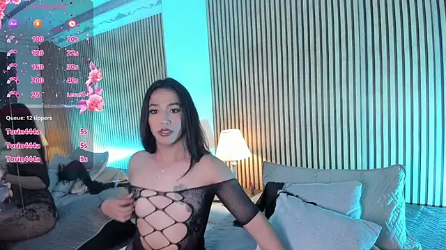 Snapshot of MichelleOwens chatting on 03/18/25, 09:53 MichelleOwens online show from 03/18/25, 09:53