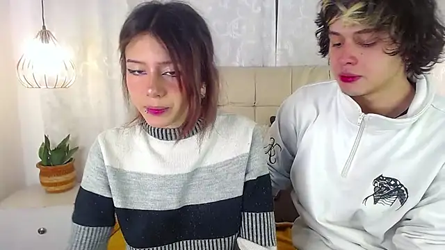 fyreandfox  online show from 03/17/25, 07:48