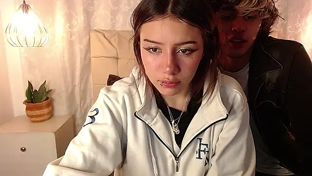 fyreandfox  online show from 03/20/25, 07:35