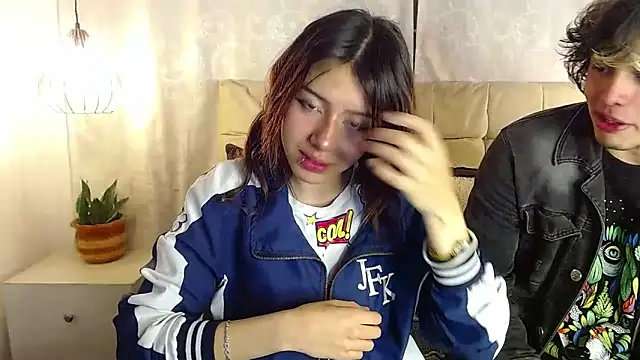 fyreandfox  online show from 03/21/25, 07:24