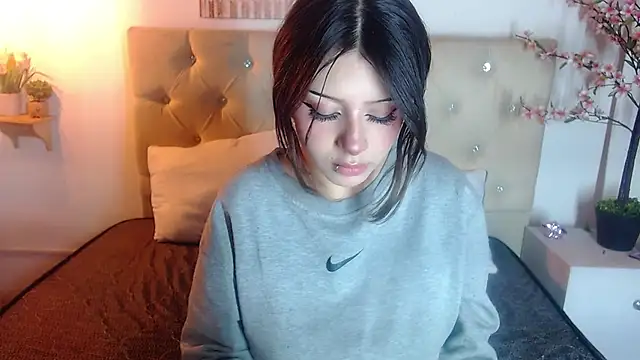 fyreandfox  online show from 11/02/25, 08:44