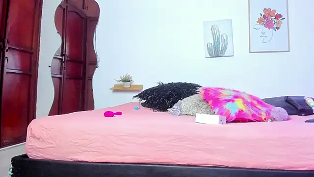 naomy 68 online show from 02/28/25, 07:56