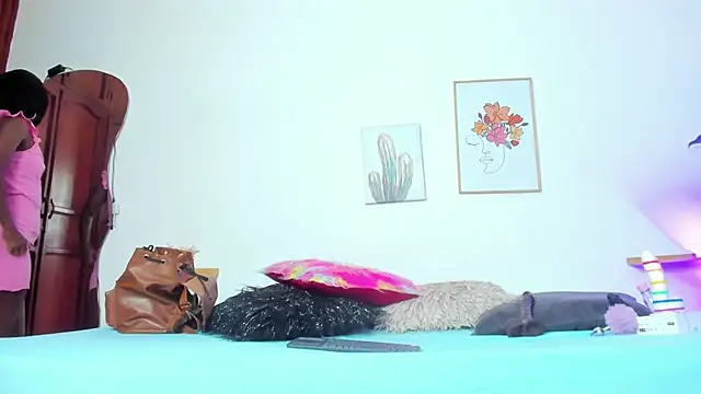 Snapshot of naomy_68 chatting on 03/05/25, 07:49 naomy 68 online show from 03/05/25, 07:49