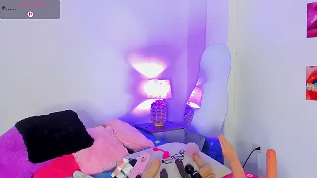 naomy 68 online show from 11/28/25, 07:00