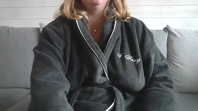 sizha6 online show from 10/23/25, 08:13