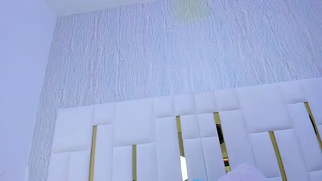 hillary uckerman  online show from 12/02/25, 11:37