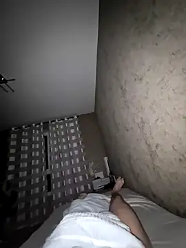 Snapshot of DerechteJunge chatting on 02/24/25, 05:43 DerechteJunge online show from 02/24/25, 05:43