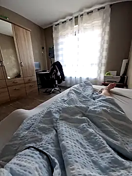 Snapshot of DerechteJunge chatting on 03/08/25, 07:38 DerechteJunge online show from 03/08/25, 07:38