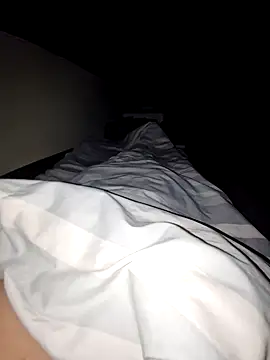 Snapshot of DerechteJunge chatting on 10/06/25, 04:32 DerechteJunge online show from 10/06/25, 04:32