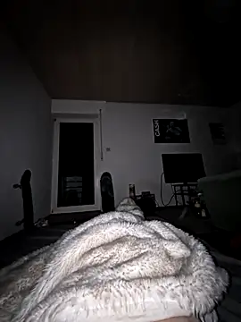 Snapshot of DerechteJunge chatting on 10/19/25, 02:01 DerechteJunge online show from 10/19/25, 02:01