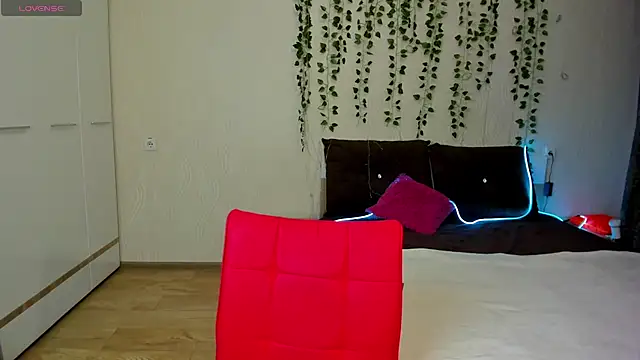 Snapshot of xeva_angelx chatting on 03/09/25, 12:10 xeva angelx online show from 03/09/25, 12:10