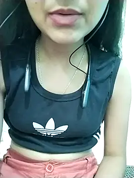 Snapshot of Aaradhna-hoy chatting on 03/08/25, 08:11 Aaradhna-hoy online show from 03/08/25, 08:11