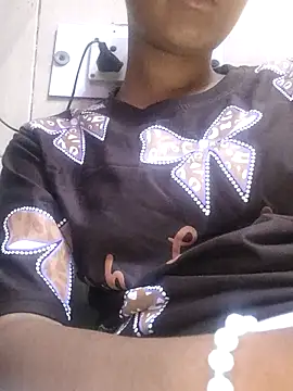 Snapshot of Aaradhna-hoy chatting on 09/10/25, 10:26 Aaradhna-hoy online show from 09/10/25, 10:26