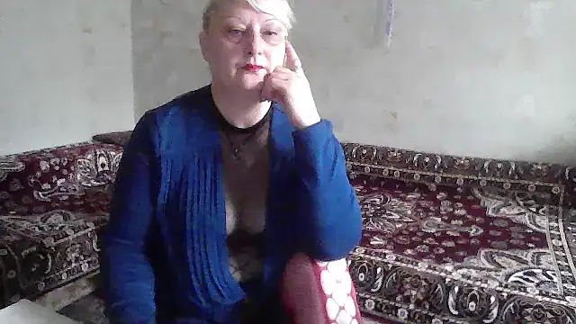 Snapshot of NikolinaBounty chatting on 10/13/25, 09:20 NikolinaBounty online show from 10/13/25, 09:20