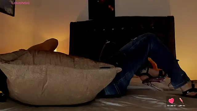 Skay Hot online show from 11/06/25, 02:34