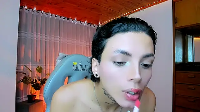 nilam valker online show from 06/13/26, 06:39
