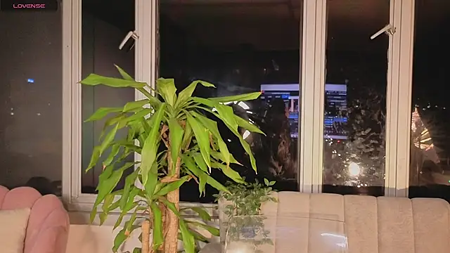 Ivanna West online show from 10/28/25, 10:08