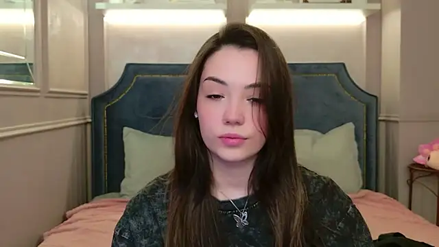 Alice Deleon online show from 04/15/26, 11:06