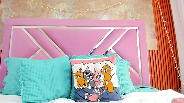 EmmaSulivan online show from 10/25/25, 02:46